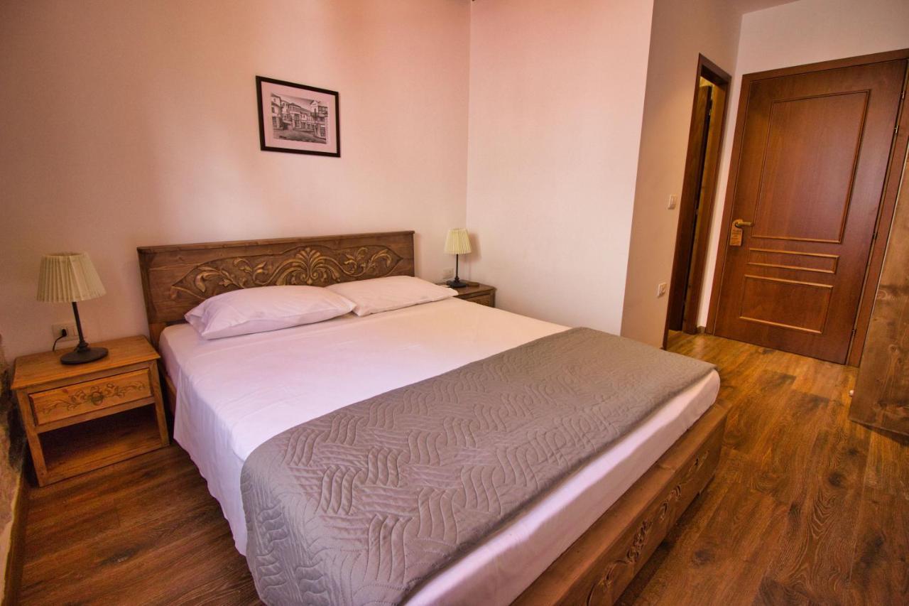 4 Rooms Gjirokastra エクステリア 写真
