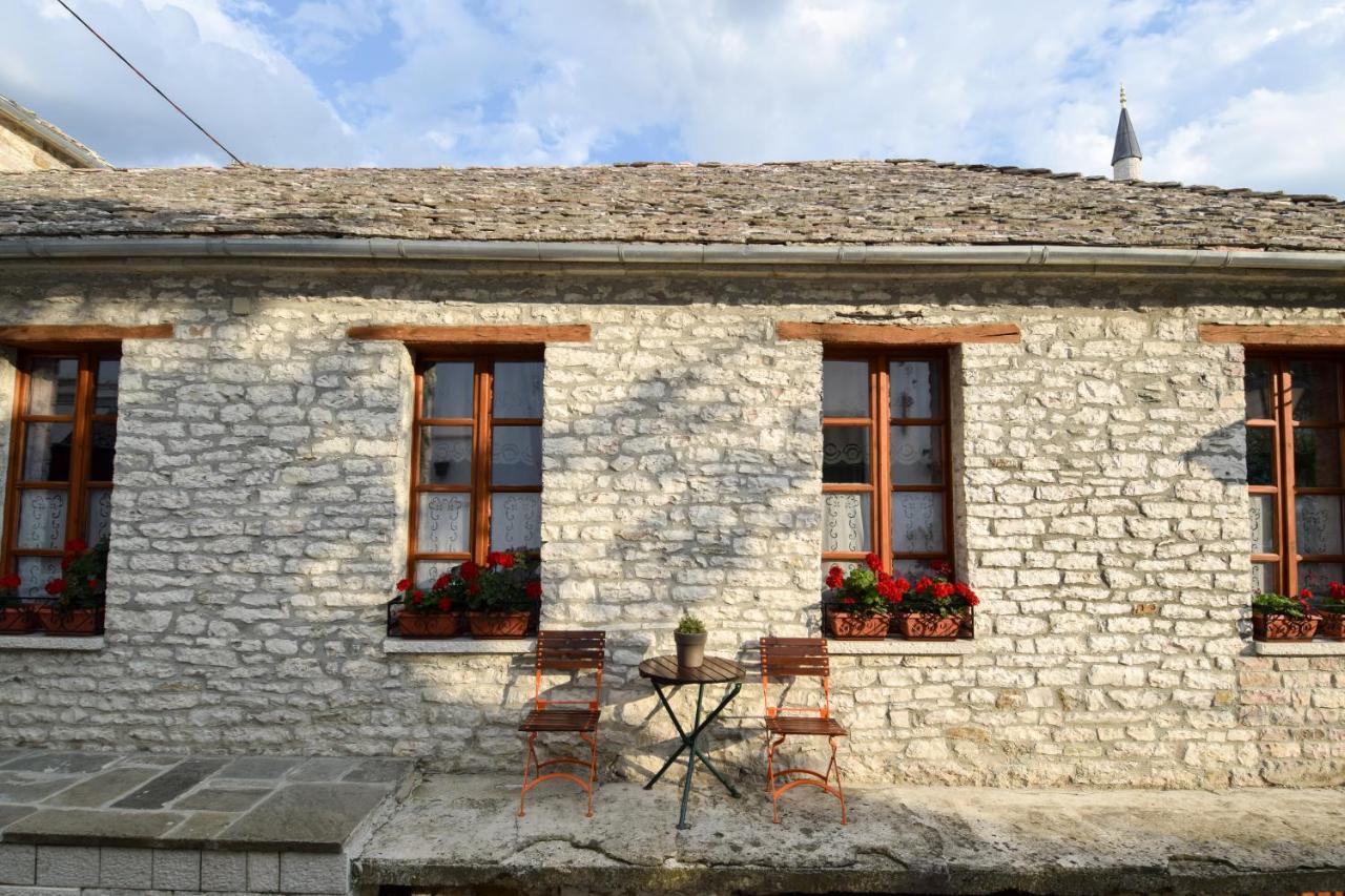 4 Rooms Gjirokastra エクステリア 写真