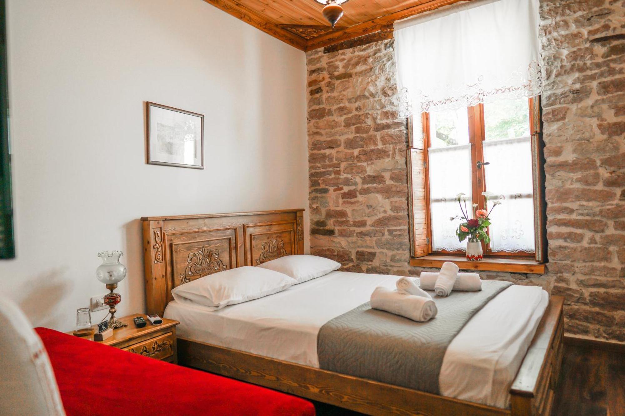 4 Rooms Gjirokastra エクステリア 写真