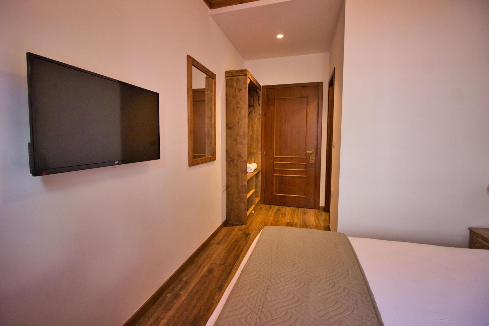 4 Rooms Gjirokastra エクステリア 写真