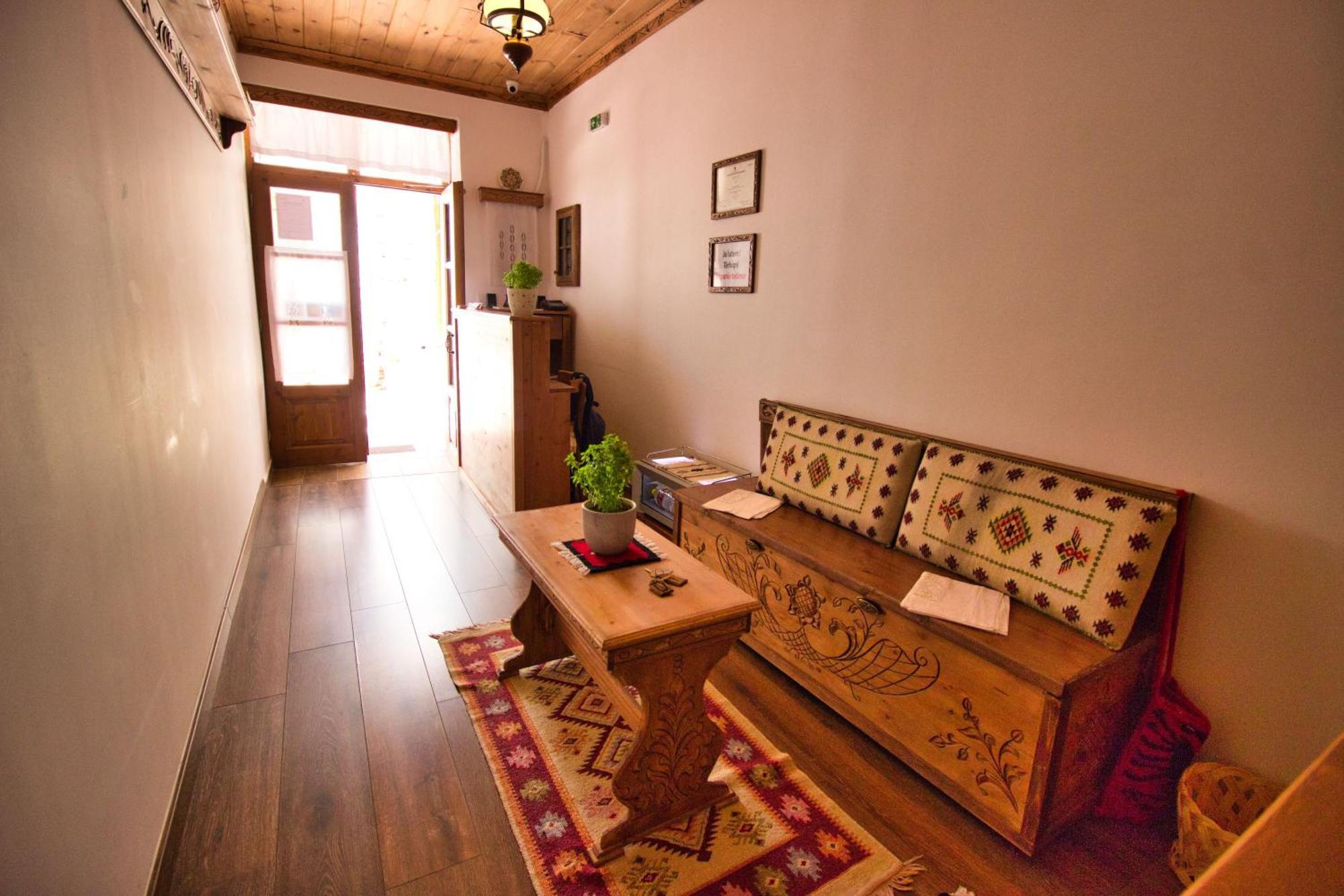 4 Rooms Gjirokastra エクステリア 写真